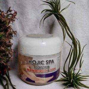 Kojic spa body scrub white